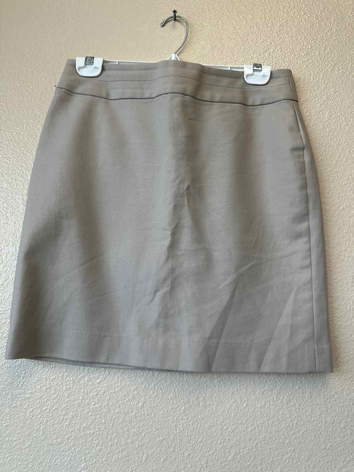 Size 4P Banana Republic Khaki Skirt