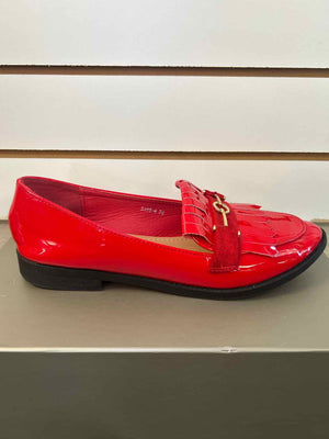 9 Queen Vivi Red Loafers