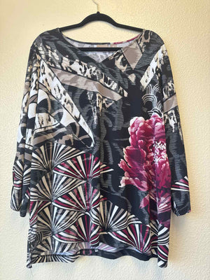 Size 3 Chico's Black/burgundy Long Sleeve Top