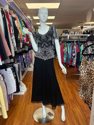 Size 8 Jkara Black/White Dress