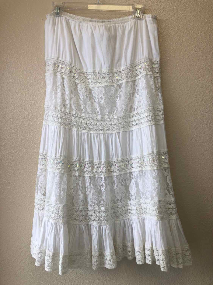 Size M Passports Ivory Skirt