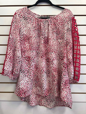Size 1X Olivia & Martin red white black Blouse