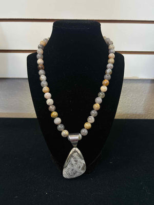 Necklace w/ Pendant