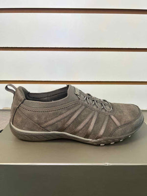 8 Skechers Taupe Sneakers