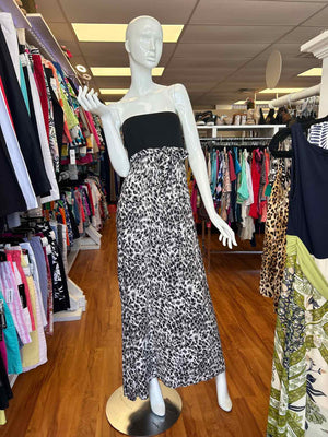 Size M Love Fire black white gray Maxi
