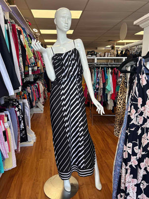 Size L City Triangles Black & White Maxi