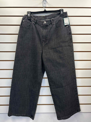 Size M Chico's Gray Capri