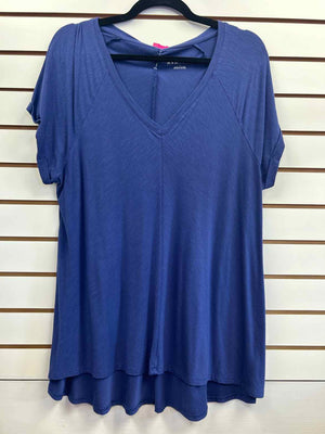 Size 1X Ava & Viv Blue Casual Top