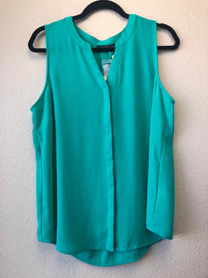 Size L Apt. 9 Mint Sleeveless