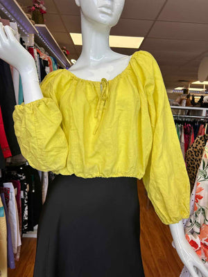 Size S Chelsea & Violet Yellow Crop Top