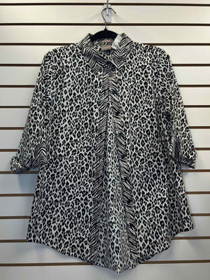 Size M Chico's White/Black Print Blouse