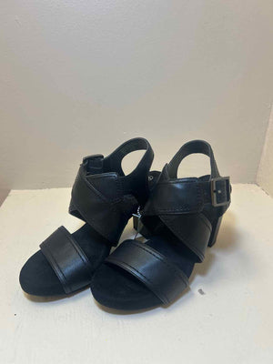 5 Giani Bernini Black Sandals