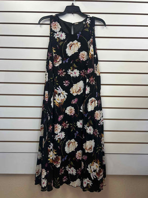 Size M Tahari Black Print Dress