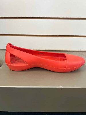 8 Crocs Red Flats