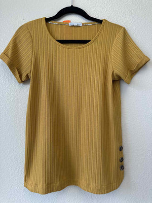 Size M Retrology Mustard Casual Top