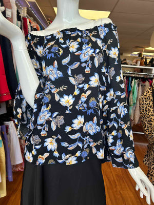 Size M White House Black Market Black Print 3/4 Sleeve Top