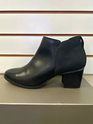 8.5 Aetrex Black Boots
